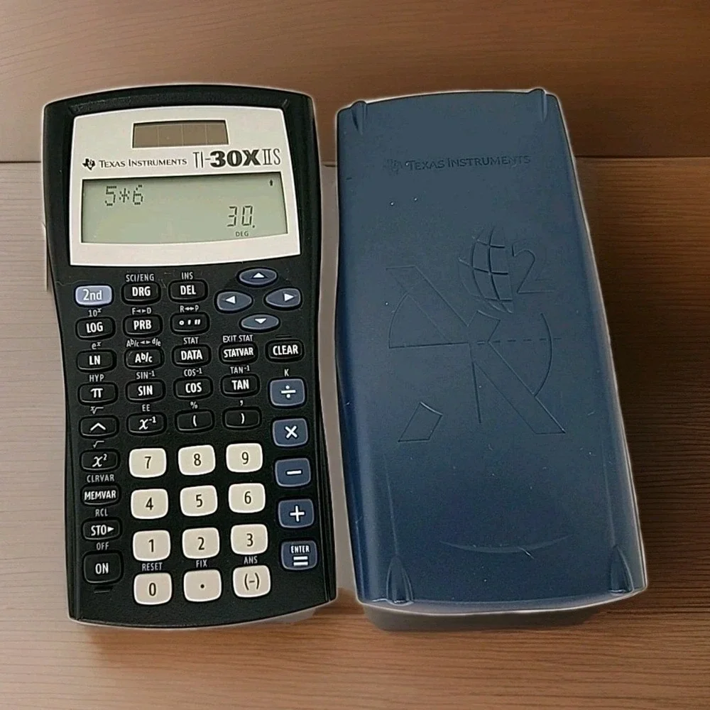 Texas Instruments TI-30X‎ IIS 2-Line Scientific Calculator w/Cover Works Great!